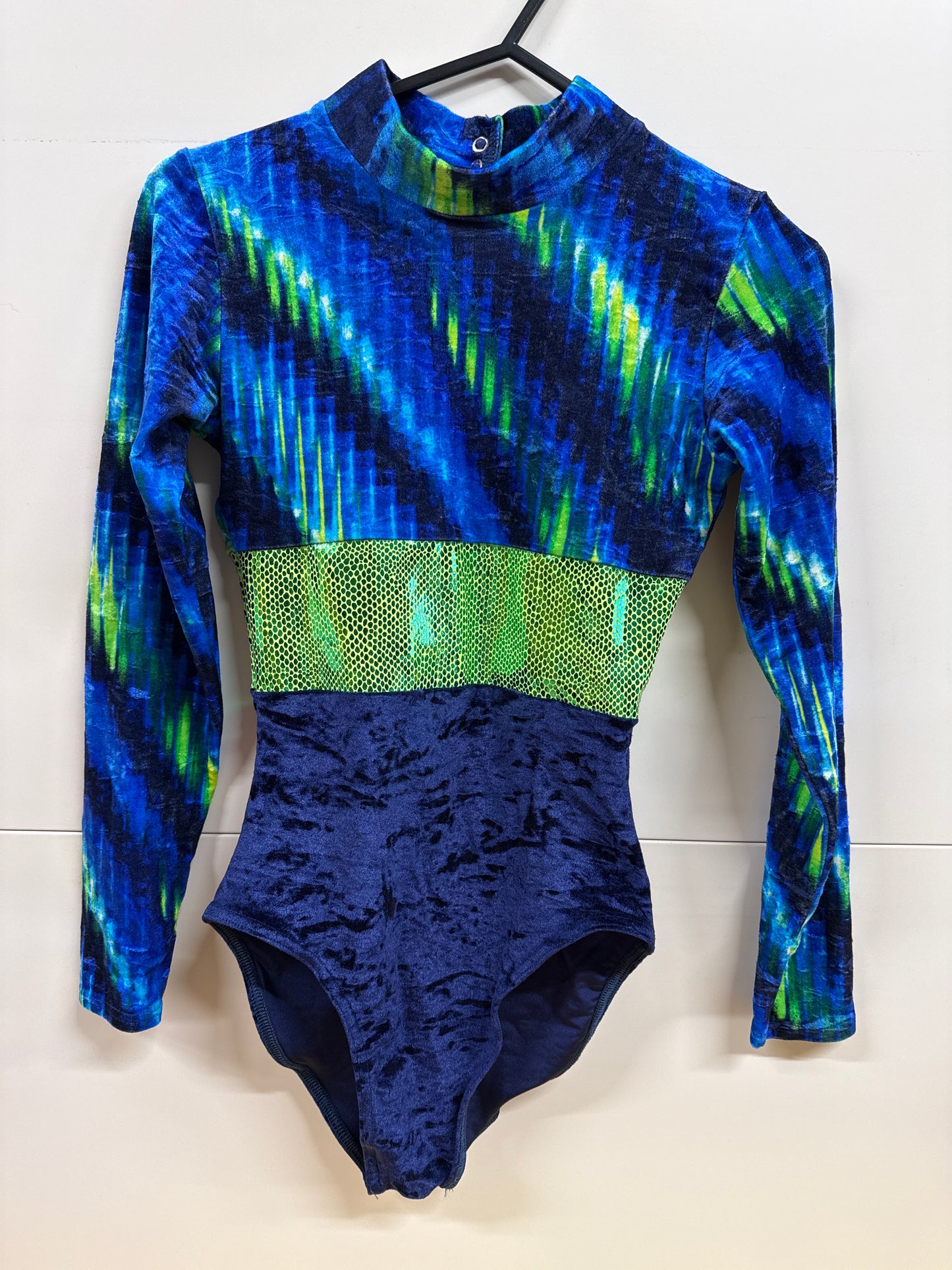 Dance gymnastics velour leotard age 11-13 Ref 01