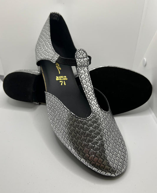 Silver Crocodile PU Greek Dance Sandals Teaching Shoes Low Heel